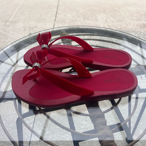 Guess Red Sandals with Bow Accent NWOT - Picture 9 of 10